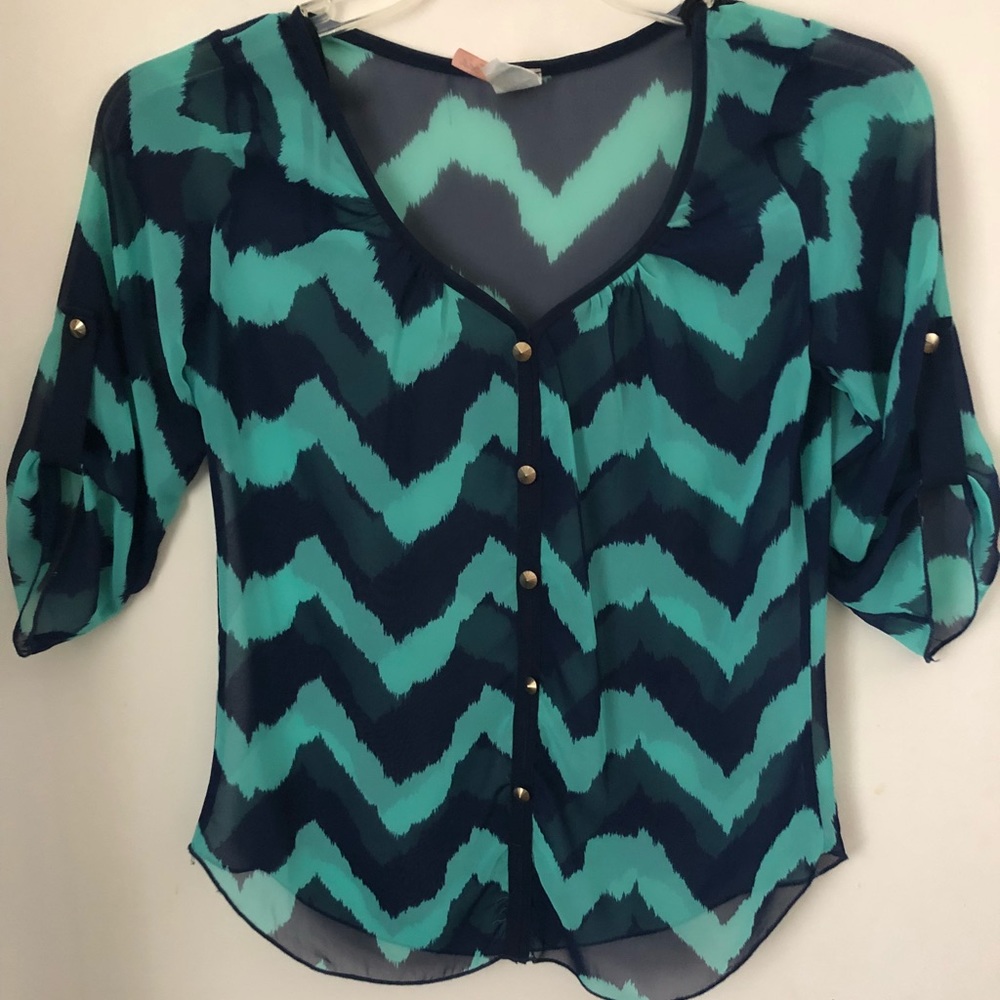 Shirt, quarter length sleeve